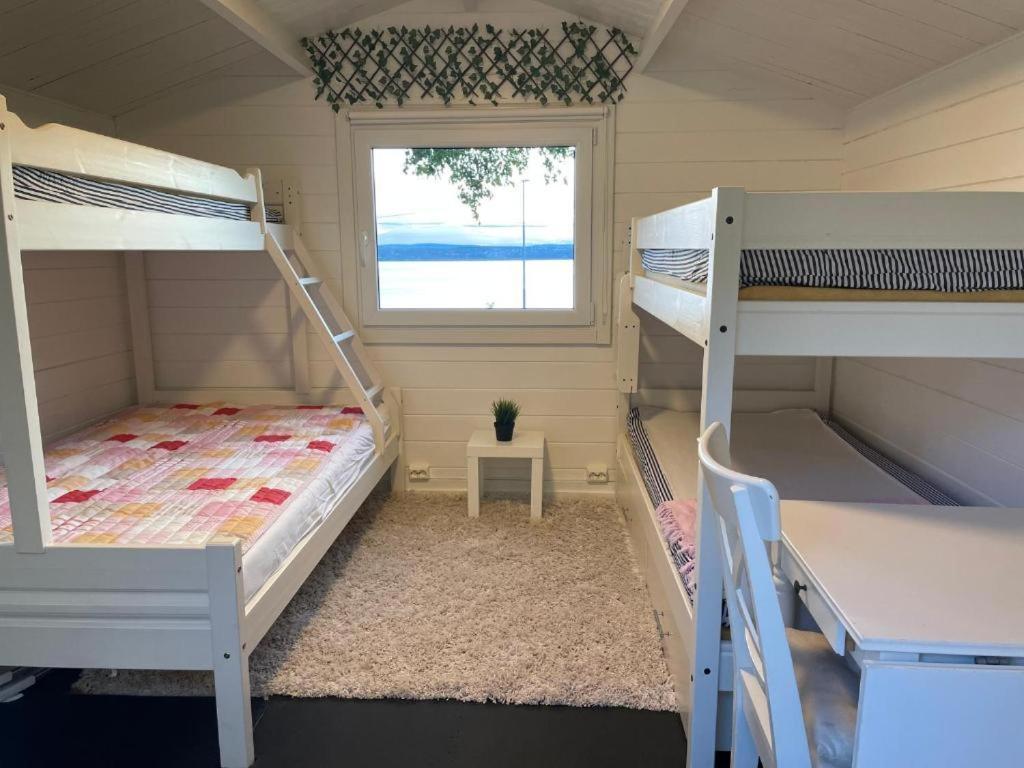 Nice Apartment With1 Bedroom Separate Living Room With A Sofa Bed And A Tiny Kitchen A Bathroom Located In Nordstrand Near By The Sea For 3 Guests With A Garden And Grill 5 Extra Guests With Extra Cost In The Cabin With Sea View Just Outside The Apar Oslo Buitenkant foto